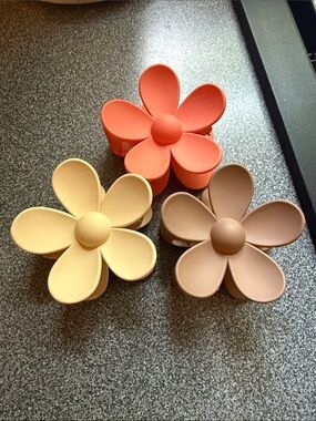 Kids Flower Hair Clips - Set of 3 (Yellow, Coral, Tan)